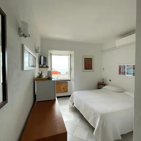 Camera Vista Mare Francesca 3* Vernazza