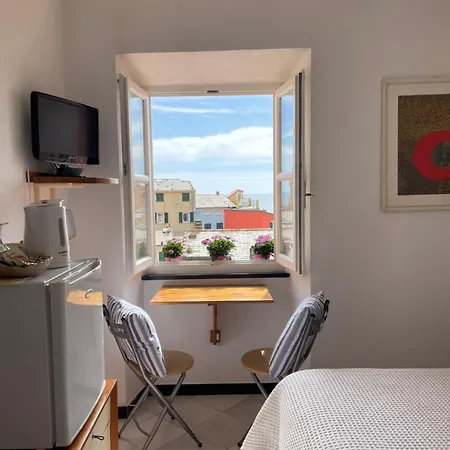Camera Vista Mare Francesca Вернацца